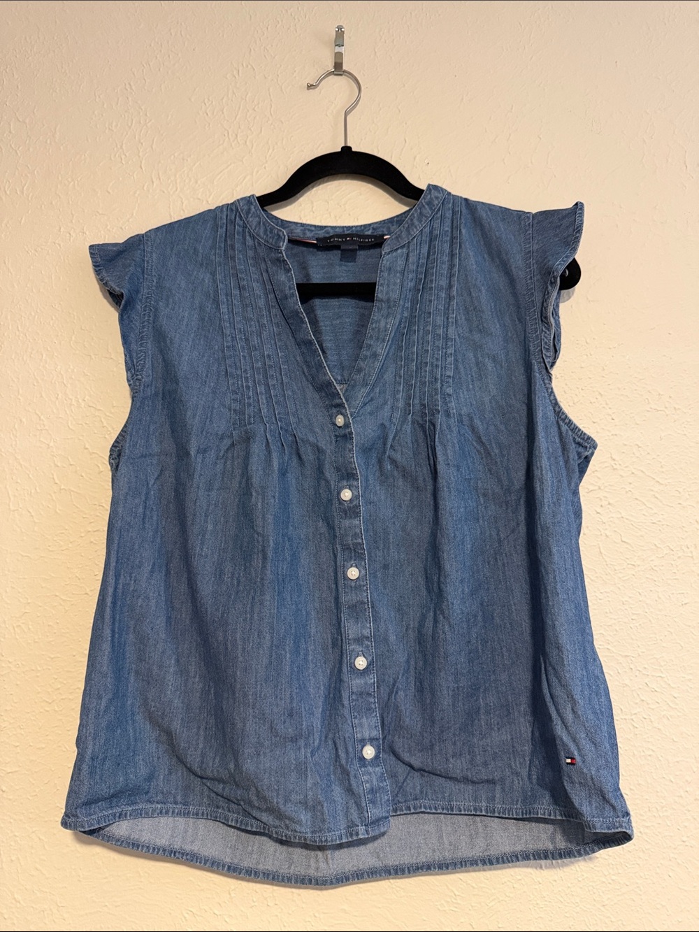 Tommy Hilfiger Denim Sleeveless Pintuck Button Front Top